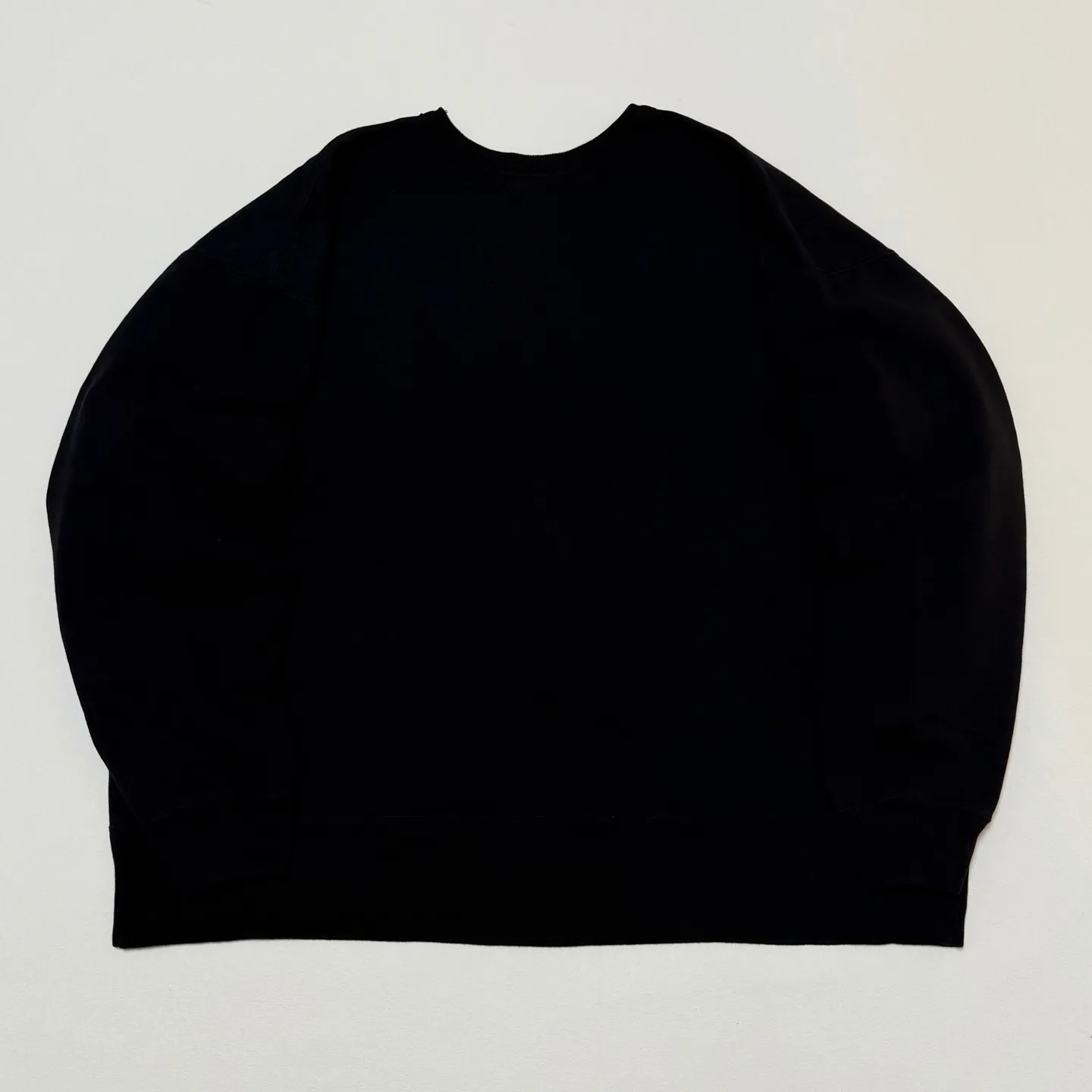 SAINT Mxxxxxx CRW NECK SWET/SAINT SPORT/BLK Colorful Gradient SAINT Round Neck Sweatshirt Black S-XL Original 420g David's Cloth Light Fleece Genuine Plate Main Mark Washing Mark and Other Accessories Complete and Correct Correct Level of Printing Technology Natural Gradient Transition Original Loose Fit Comfortable and Easy to Wear
